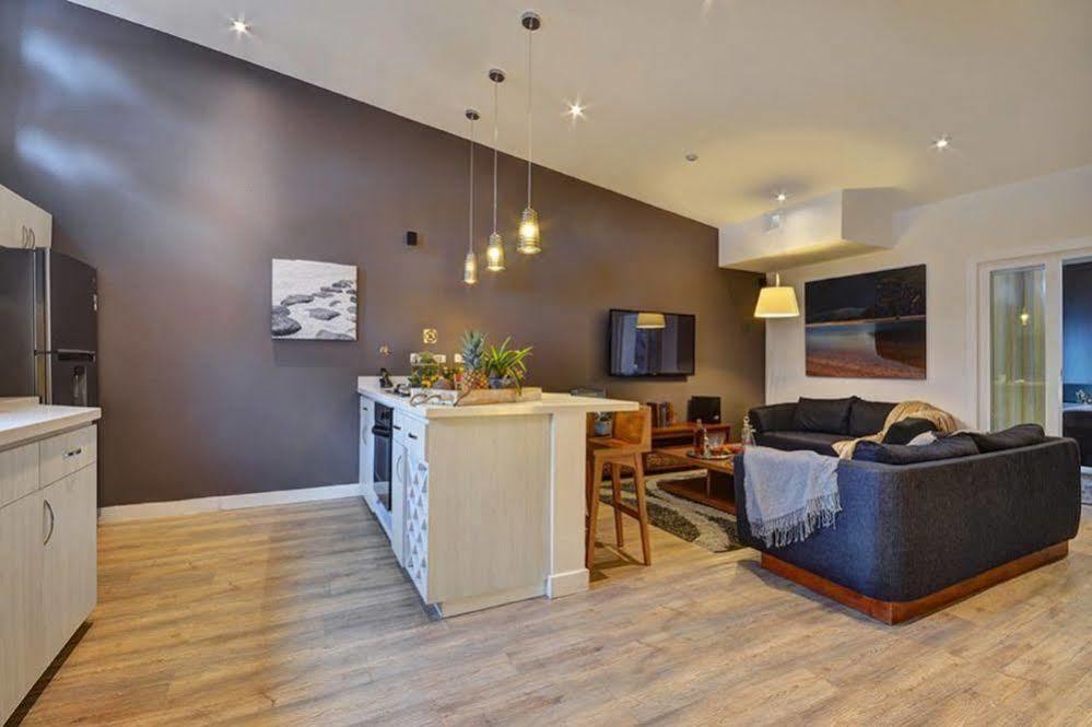 Oasis Suites 메딜린 외부 사진