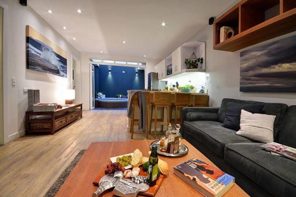 Oasis Suites 메딜린 외부 사진