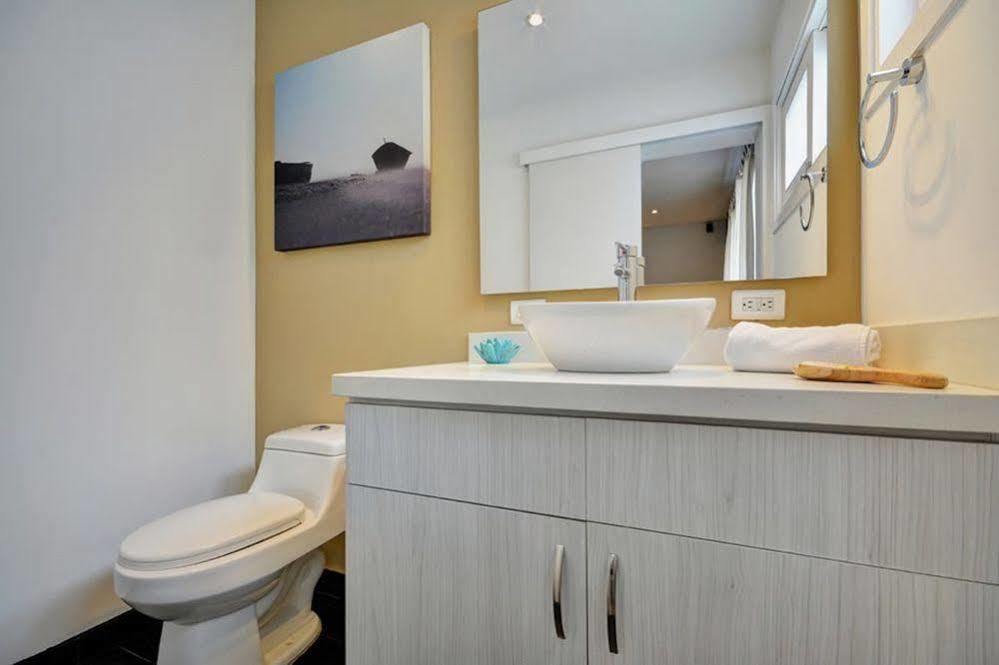 Oasis Suites 메딜린 외부 사진