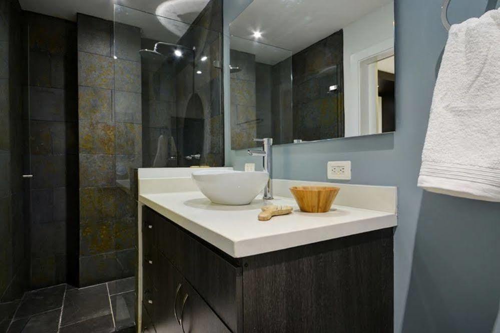 Oasis Suites 메딜린 외부 사진