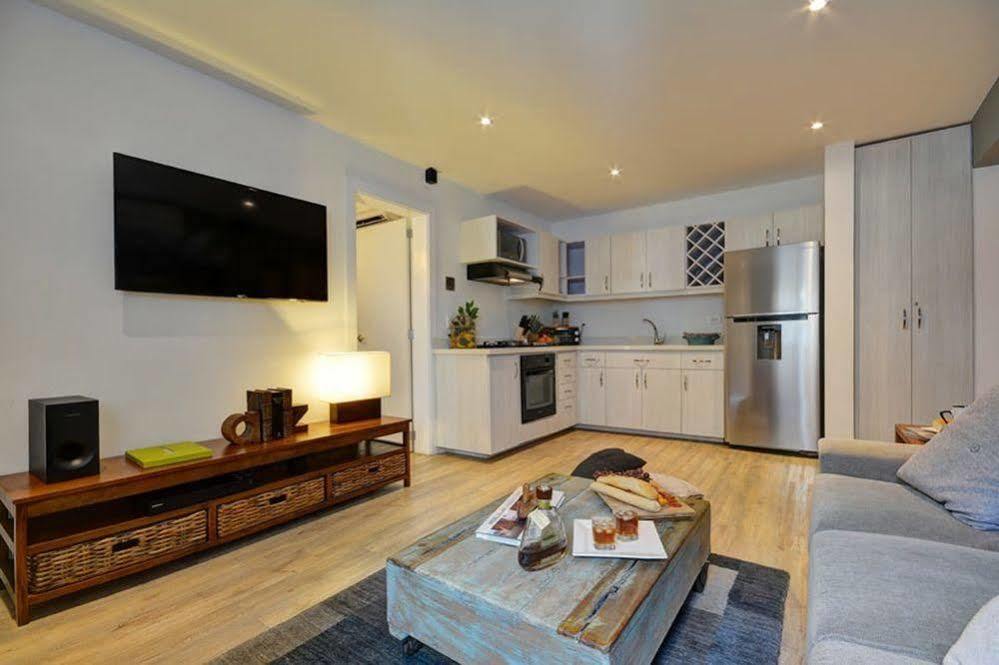 Oasis Suites 메딜린 외부 사진