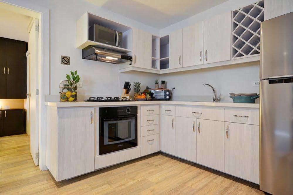 Oasis Suites 메딜린 외부 사진