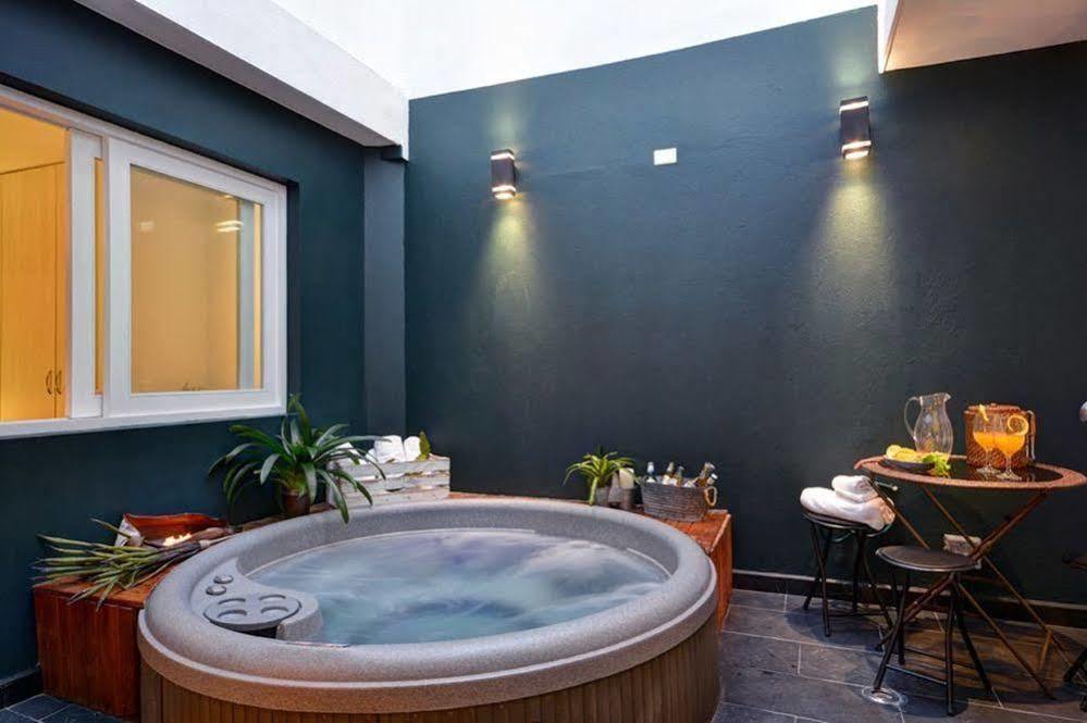 Oasis Suites 메딜린 외부 사진